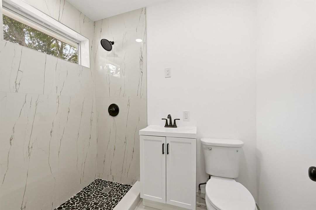 10_bathroom