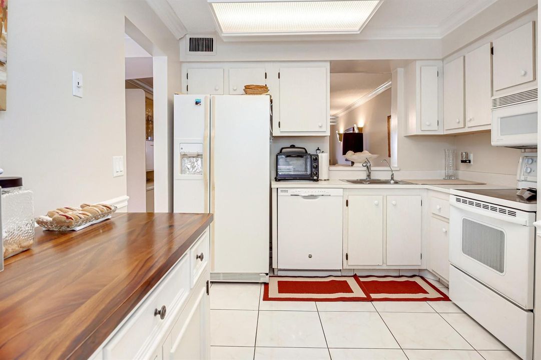 6650 S Oriole Blvd 103 (16)