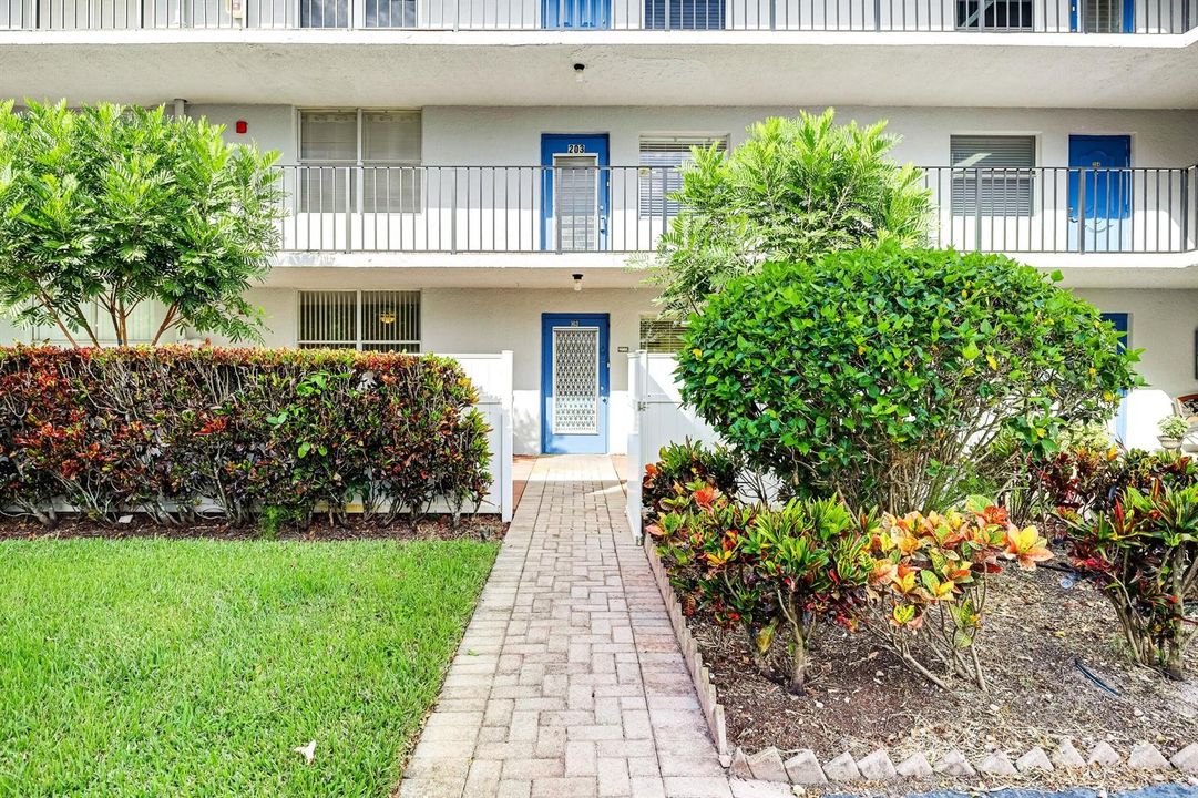 6650 S Oriole Blvd 103 (3)