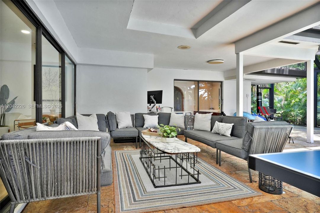 For Sale: $1,750,000 (5 beds, 3 baths, 3914 Square Feet)