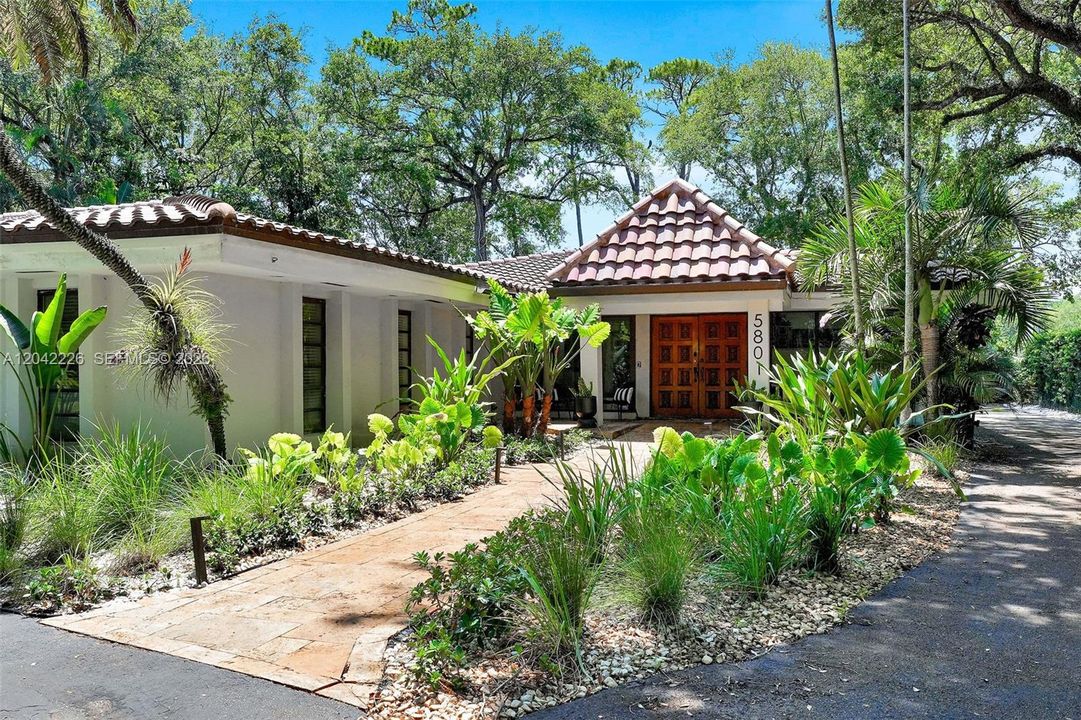 For Sale: $1,750,000 (5 beds, 3 baths, 3914 Square Feet)