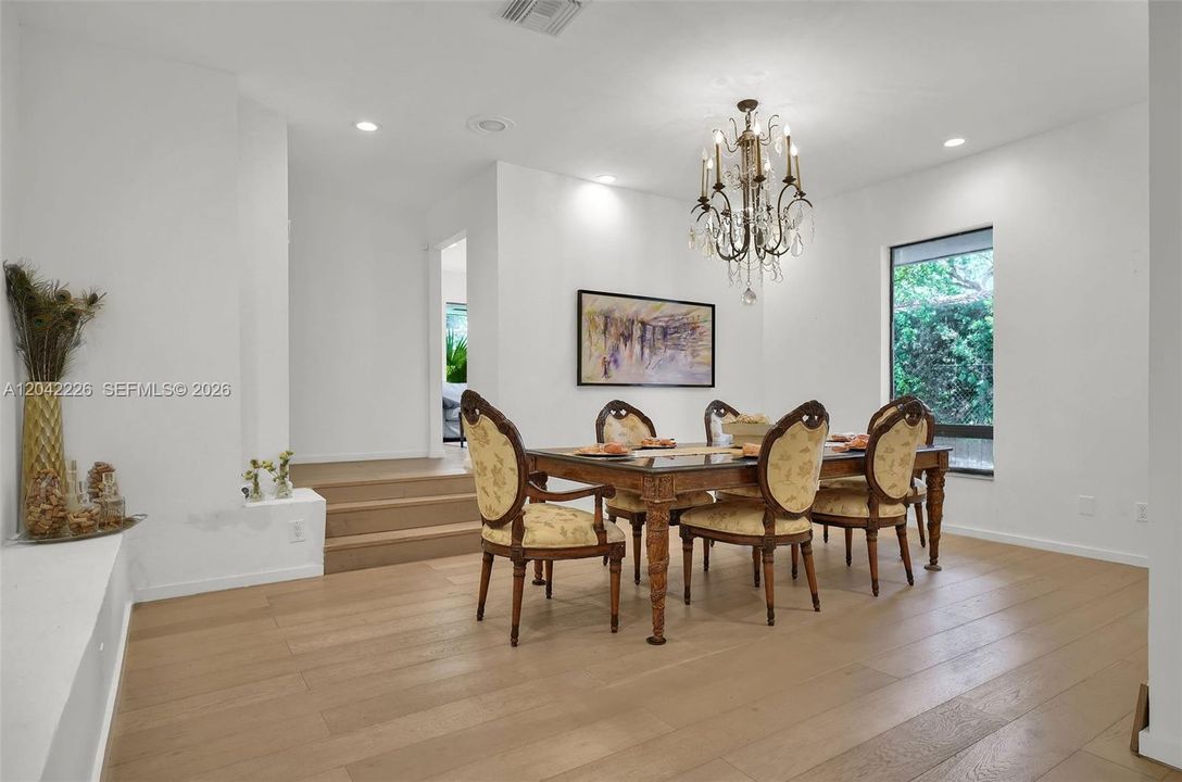 For Sale: $1,750,000 (5 beds, 3 baths, 3914 Square Feet)
