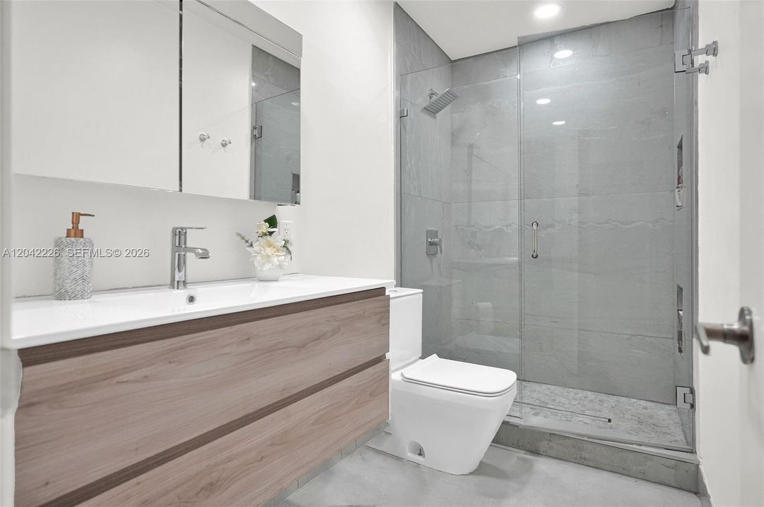 For Sale: $1,750,000 (5 beds, 3 baths, 3914 Square Feet)