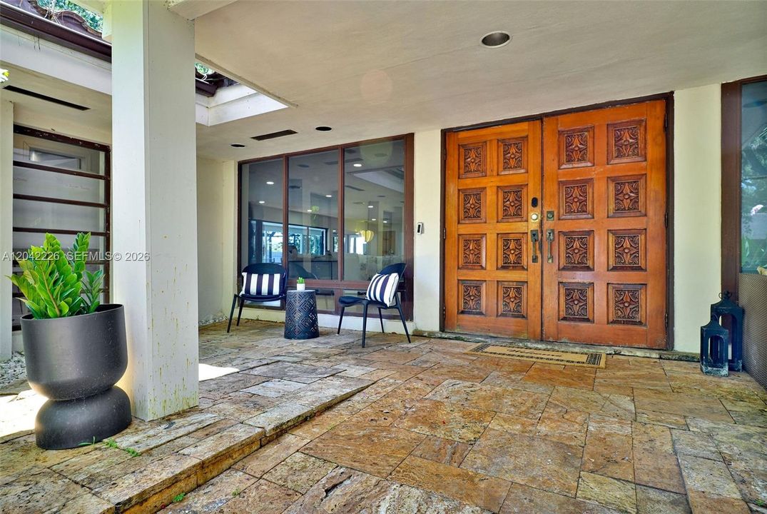 For Sale: $1,750,000 (5 beds, 3 baths, 3914 Square Feet)