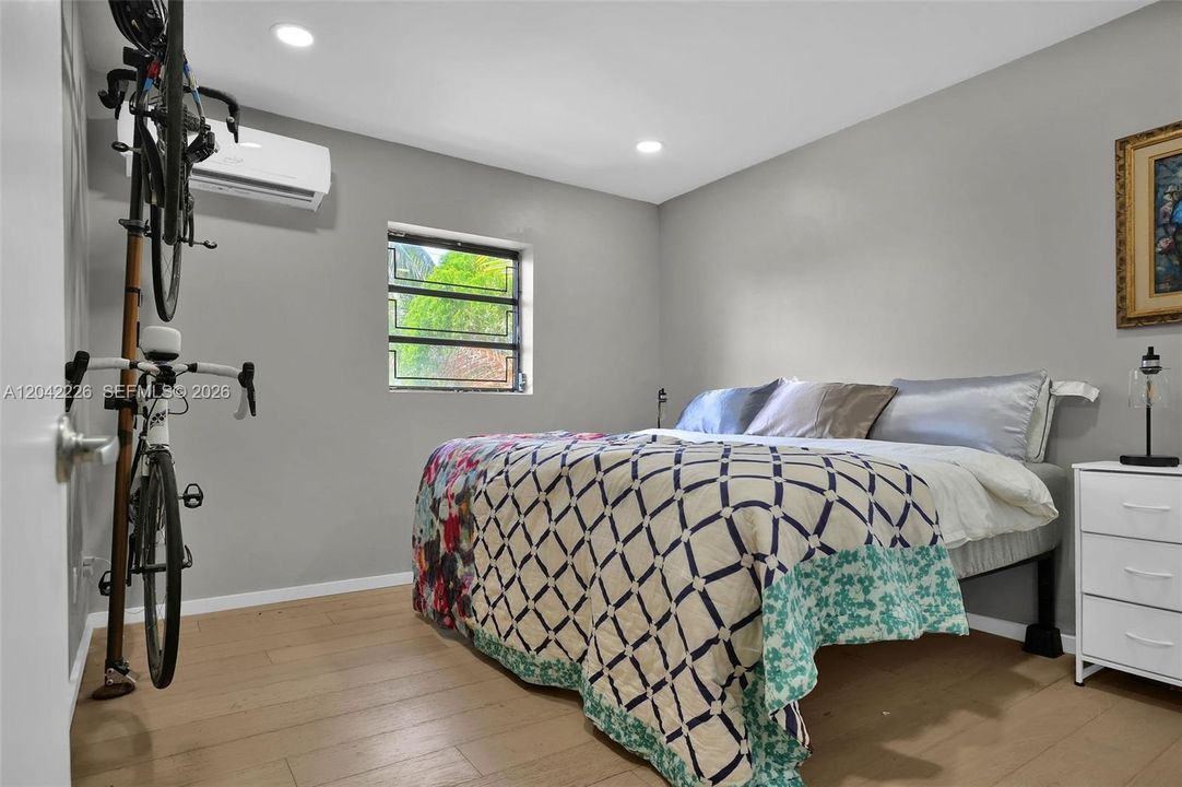 For Sale: $1,750,000 (5 beds, 3 baths, 3914 Square Feet)