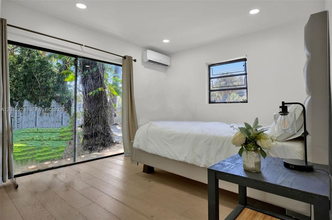 For Sale: $1,750,000 (5 beds, 3 baths, 3914 Square Feet)