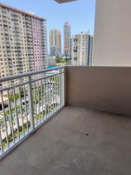 En Venta: $475,000 (2 camas, 2 baños, 1087 Pies cuadrados)