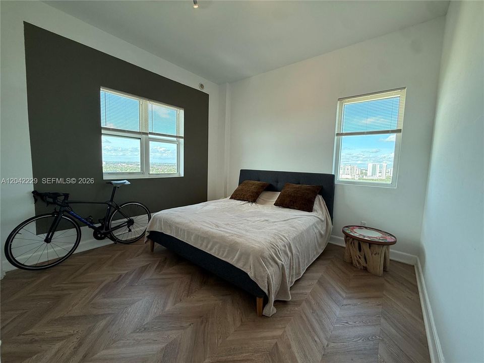 For Sale: $499,000 (2 beds, 2 baths, 1763 Square Feet)