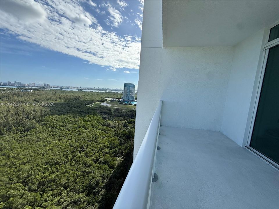 For Sale: $499,000 (2 beds, 2 baths, 1763 Square Feet)