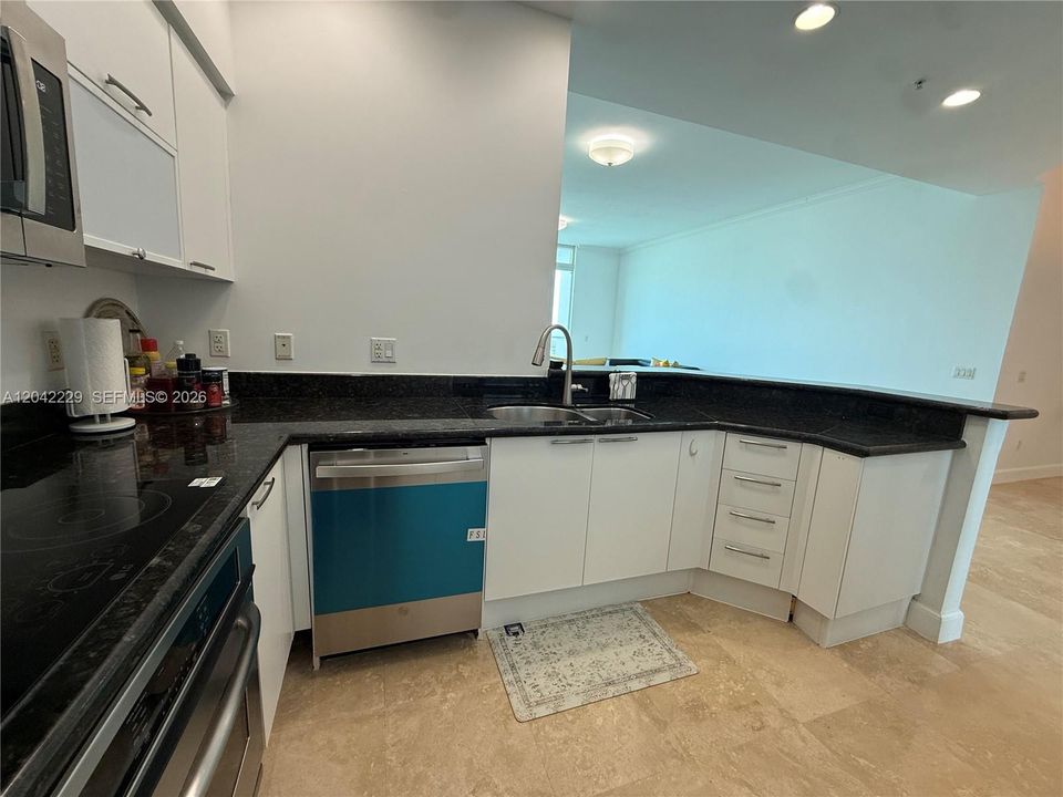 For Sale: $499,000 (2 beds, 2 baths, 1763 Square Feet)