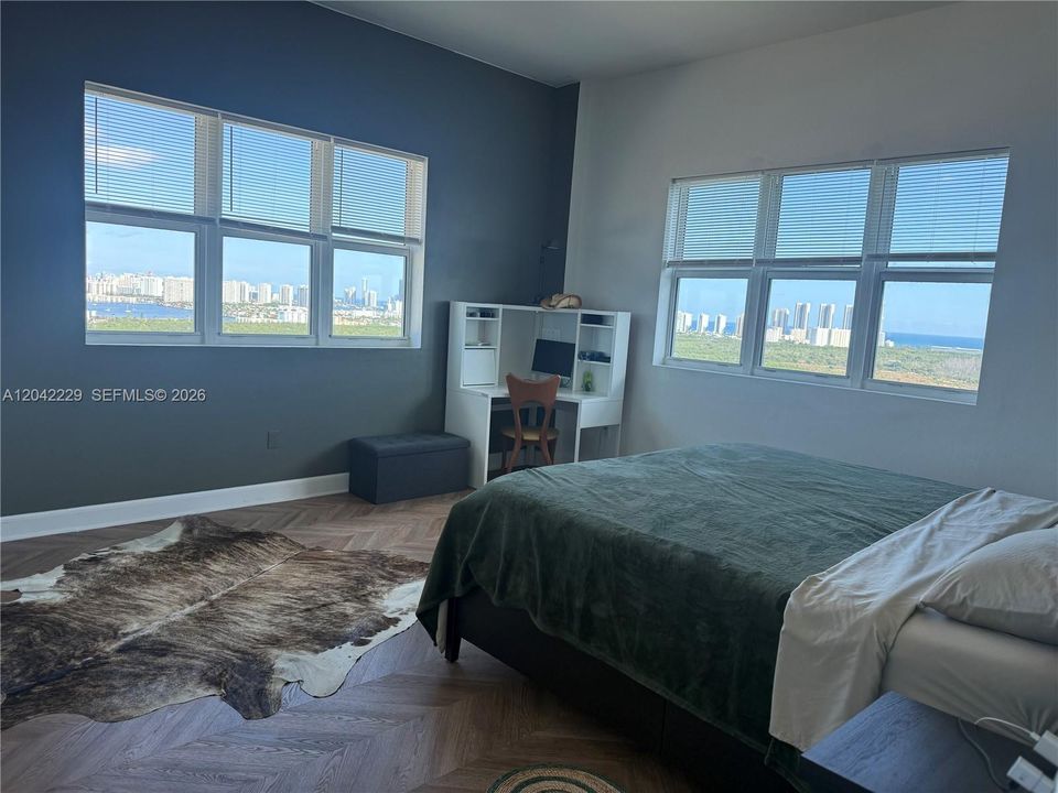 For Sale: $499,000 (2 beds, 2 baths, 1763 Square Feet)