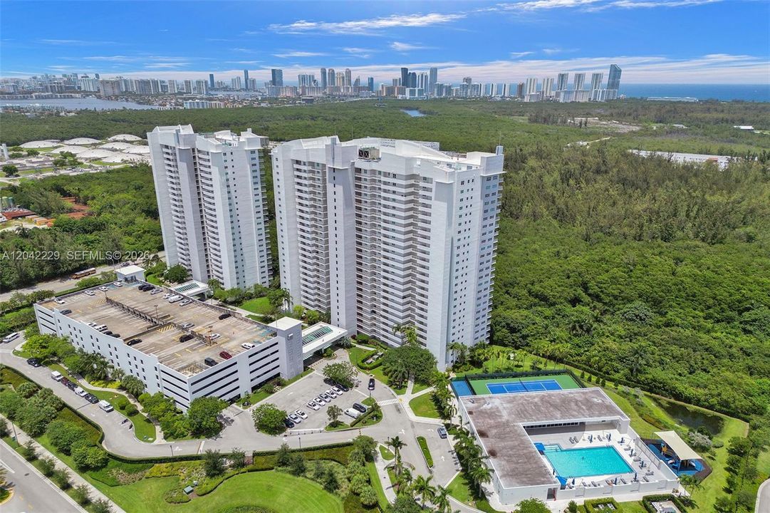 For Sale: $499,000 (2 beds, 2 baths, 1763 Square Feet)