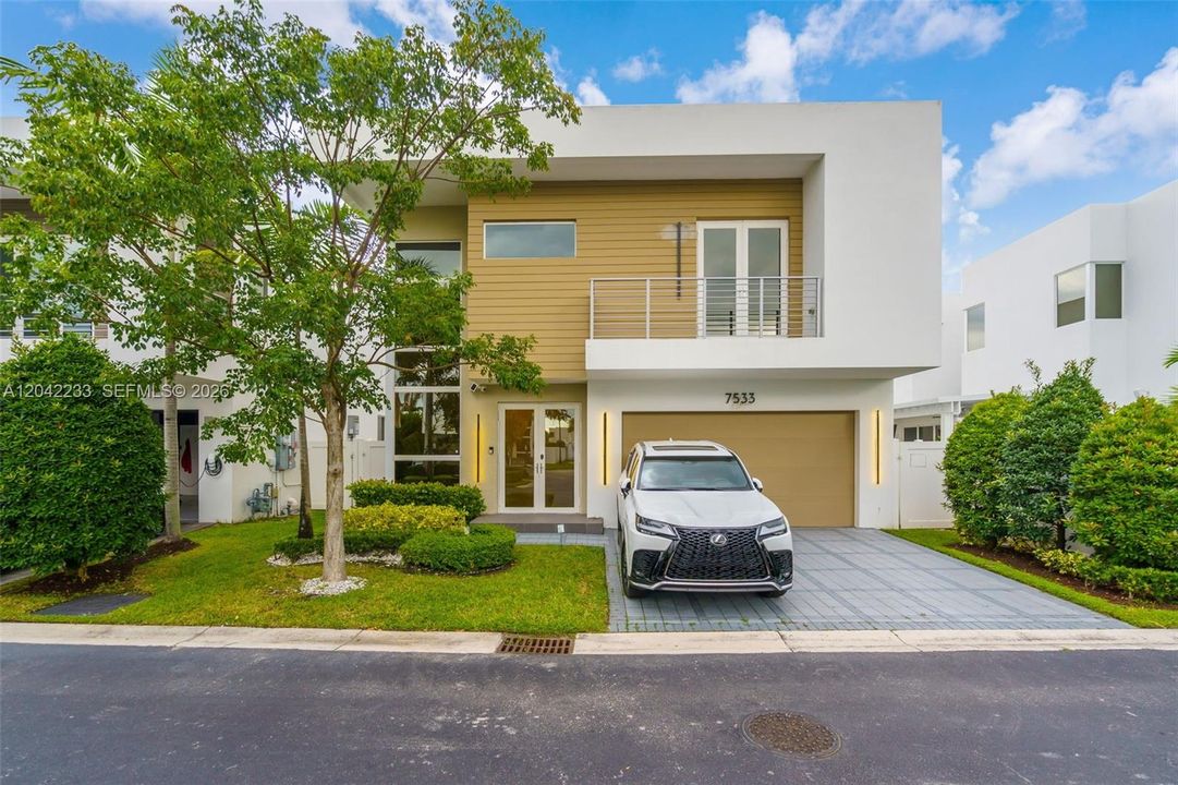 На продажу: $1,680,000 (5 спален, 5 ванн, 3113 Квадратных фут)