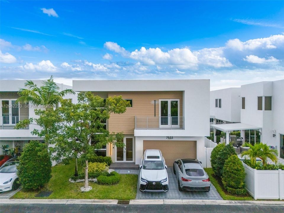 На продажу: $1,680,000 (5 спален, 5 ванн, 3113 Квадратных фут)