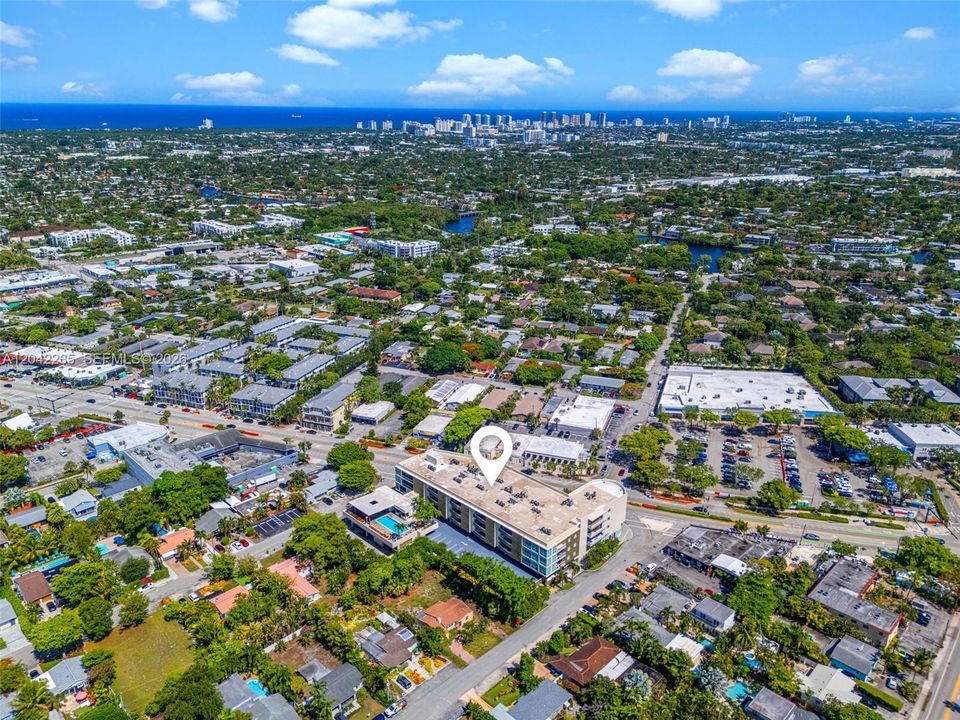 На продажу: $459,900 (2 спален, 2 ванн, 1386 Квадратных фут)