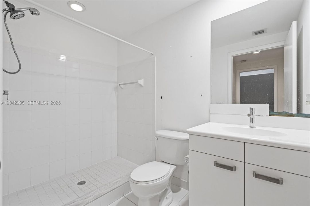 На продажу: $459,900 (2 спален, 2 ванн, 1386 Квадратных фут)