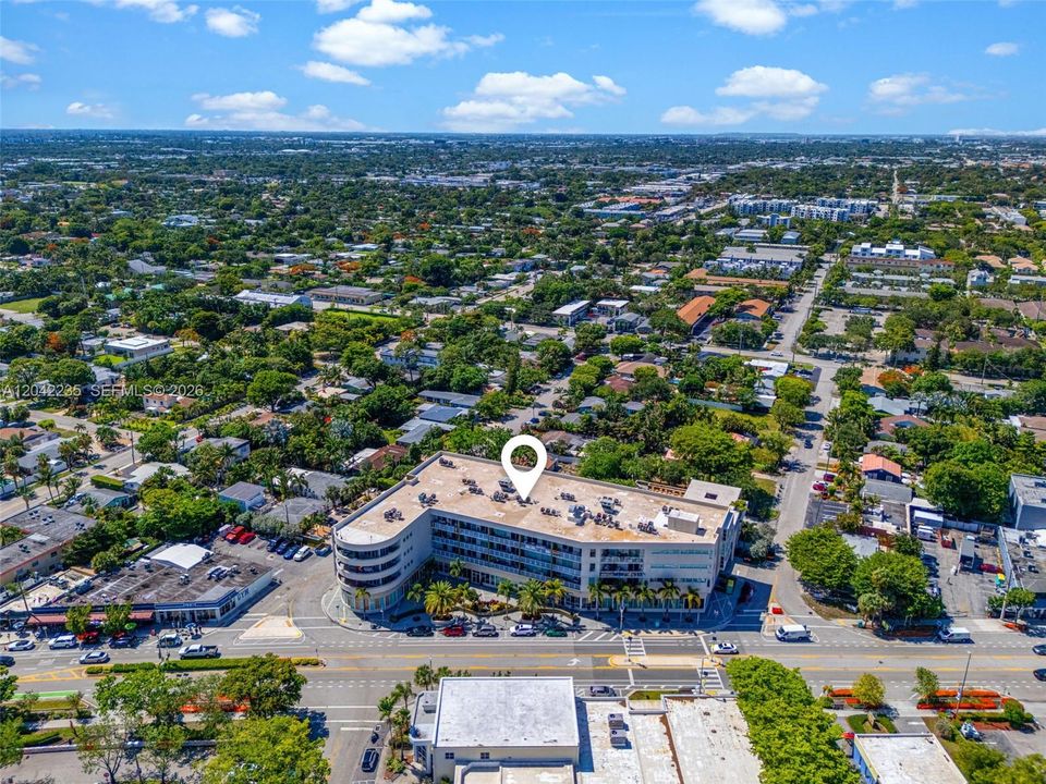 На продажу: $459,900 (2 спален, 2 ванн, 1386 Квадратных фут)
