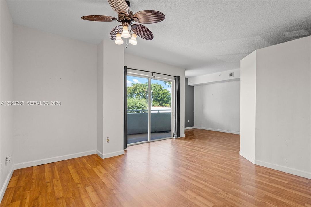 На продажу: $459,900 (2 спален, 2 ванн, 1386 Квадратных фут)