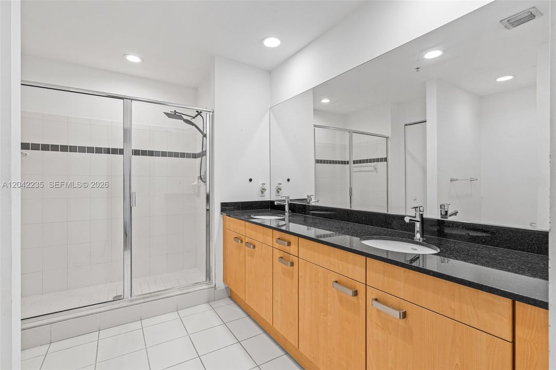 На продажу: $459,900 (2 спален, 2 ванн, 1386 Квадратных фут)