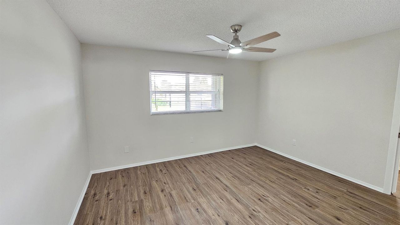 Bedroom 1 (4)