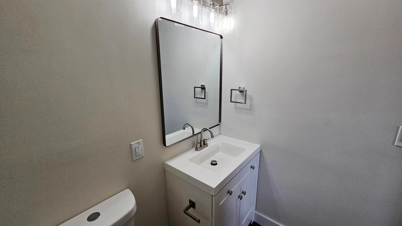 Bathroom 1 (3)