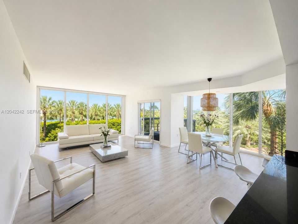 For Sale: $1,300,000 (2 beds, 2 baths, 1300 Square Feet)