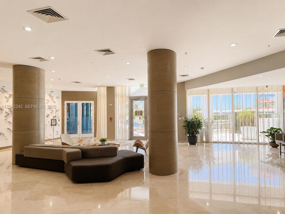 For Sale: $1,300,000 (2 beds, 2 baths, 1300 Square Feet)