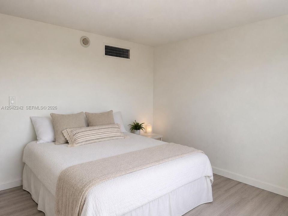 For Sale: $1,300,000 (2 beds, 2 baths, 1300 Square Feet)