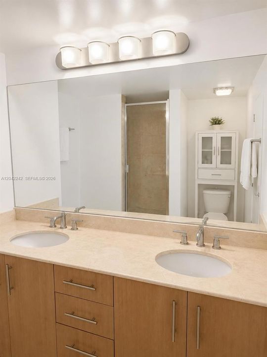 For Sale: $1,300,000 (2 beds, 2 baths, 1300 Square Feet)