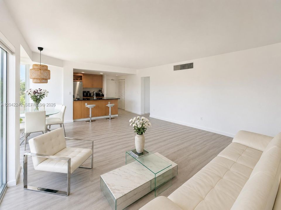 For Sale: $1,300,000 (2 beds, 2 baths, 1300 Square Feet)