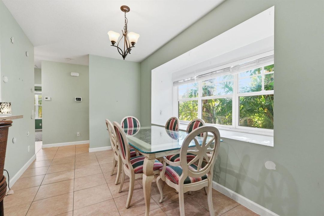 27-web-or-mls-2551_Creekside_Dr_028