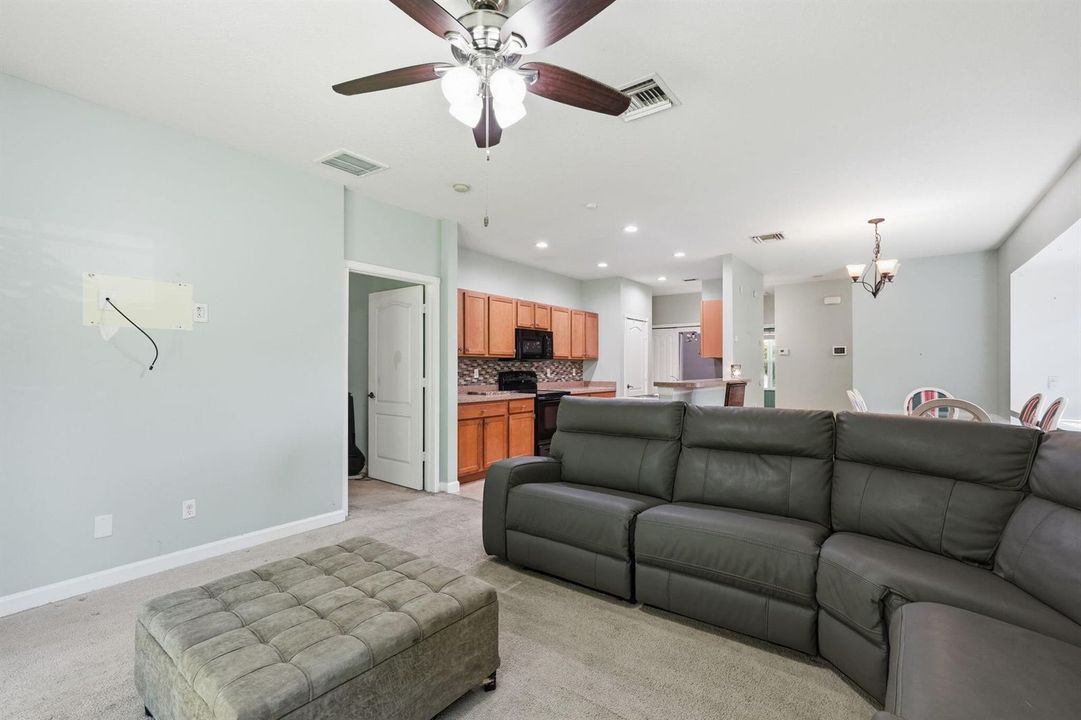 32-web-or-mls-2551_Creekside_Dr_033