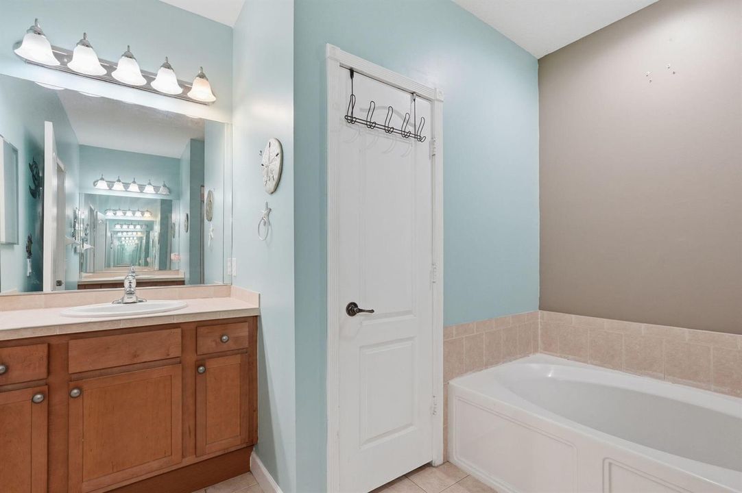 19-web-or-mls-2551_Creekside_Dr_019