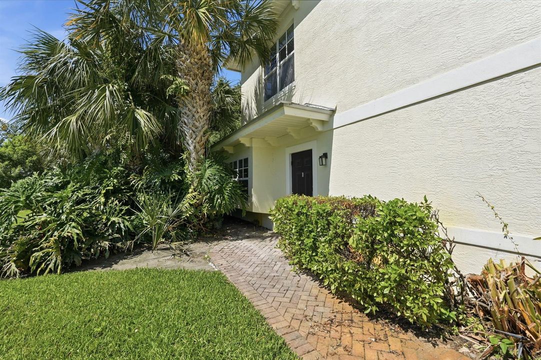 46-web-or-mls-2551_Creekside_Dr_047