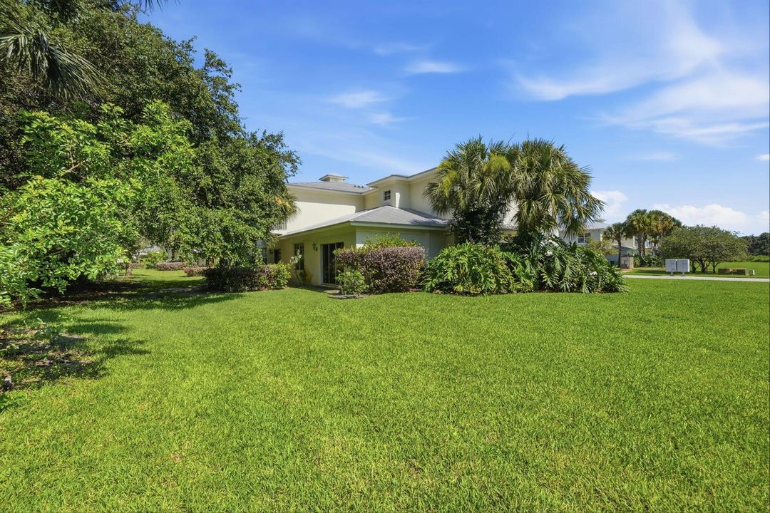 44-web-or-mls-2551_Creekside_Dr_045