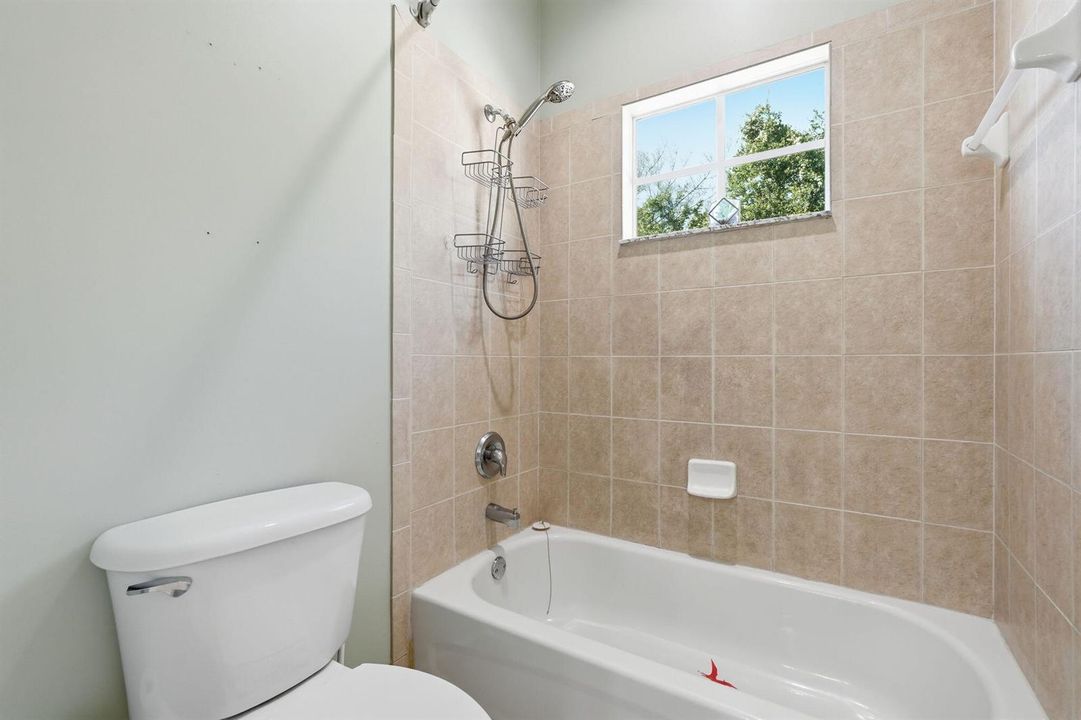 10-web-or-mls-2551_Creekside_Dr_010