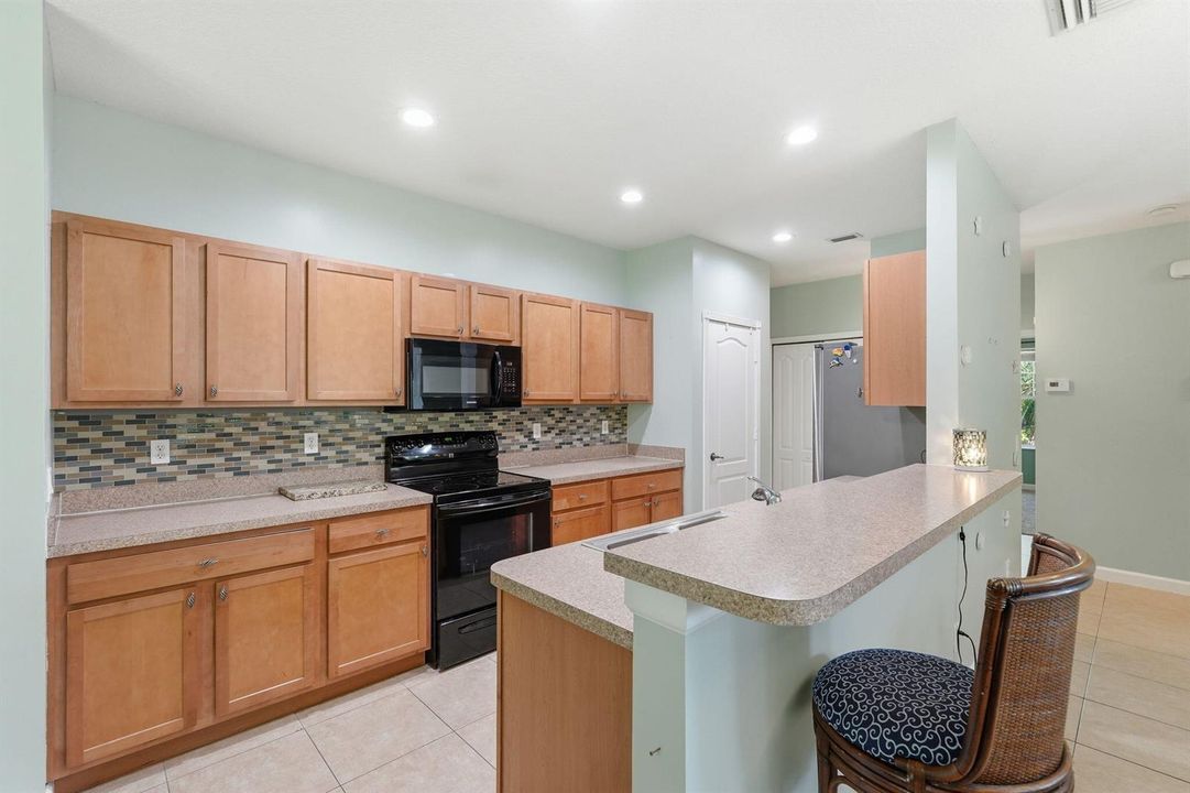 34-web-or-mls-2551_Creekside_Dr_035