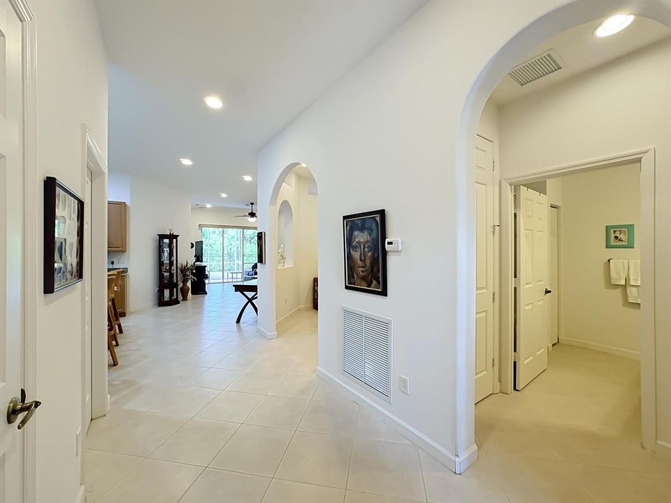 passthrough + front bath2679 W Brookfiel