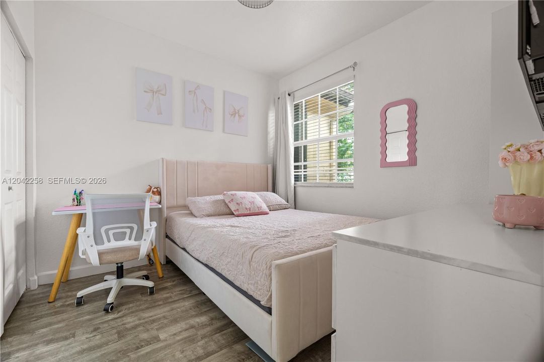 На продажу: $365,000 (3 спален, 2 ванн, 1169 Квадратных фут)