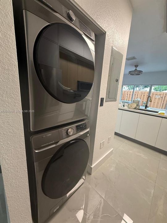 На продажу: $365,000 (3 спален, 2 ванн, 1169 Квадратных фут)