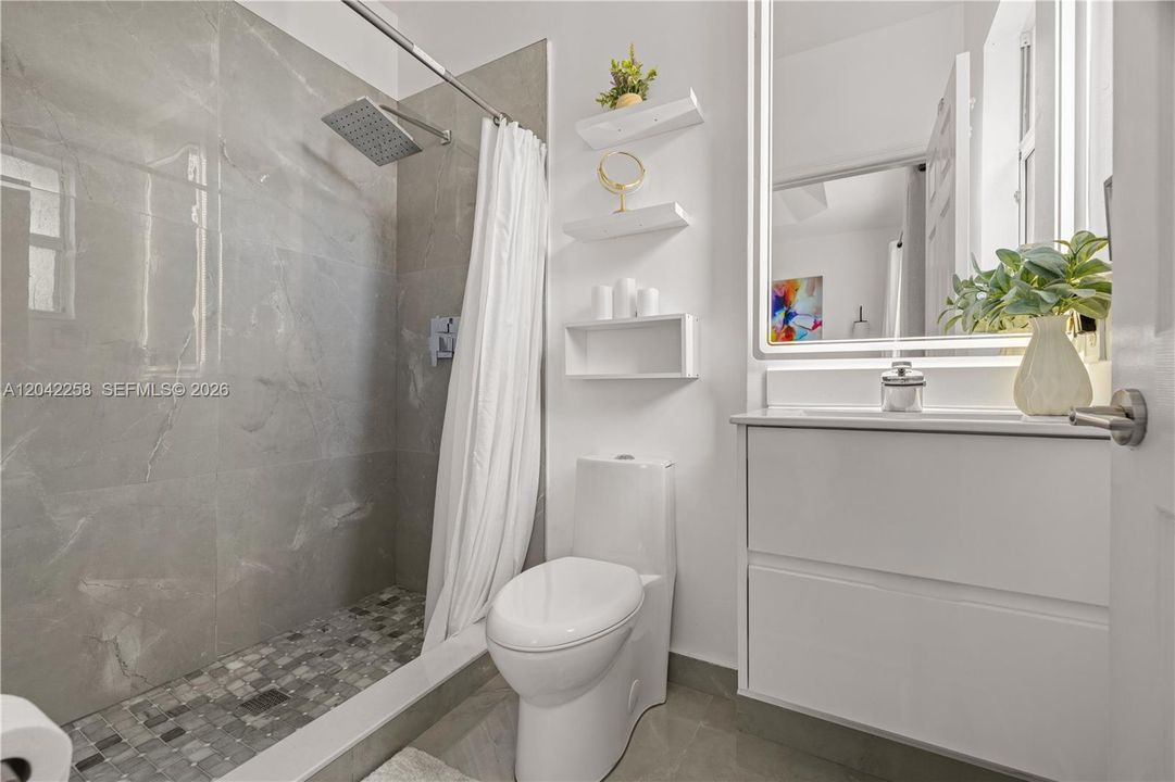 На продажу: $365,000 (3 спален, 2 ванн, 1169 Квадратных фут)