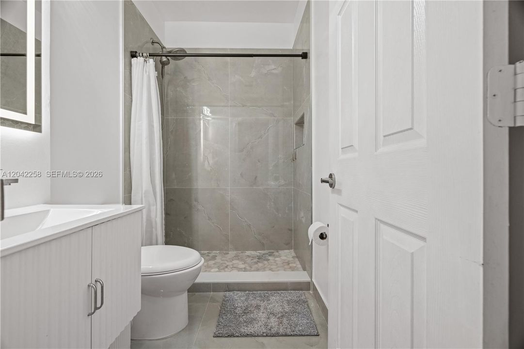 На продажу: $365,000 (3 спален, 2 ванн, 1169 Квадратных фут)