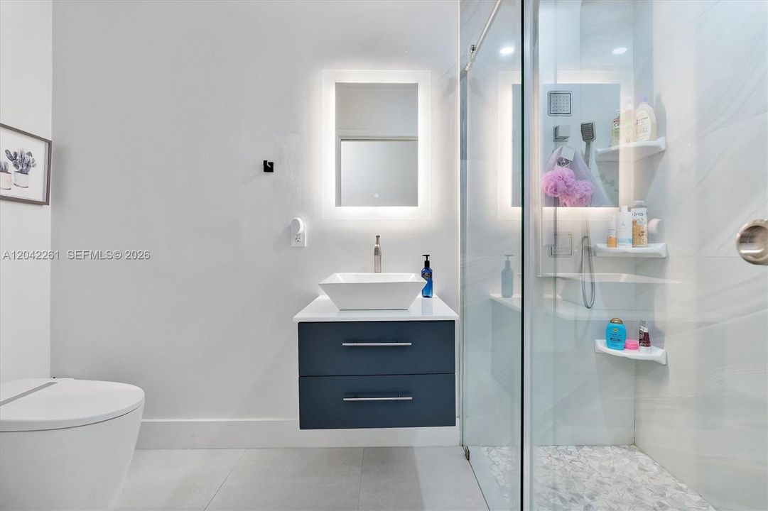 En Venta: $640,000 (3 camas, 2 baños, 1400 Pies cuadrados)