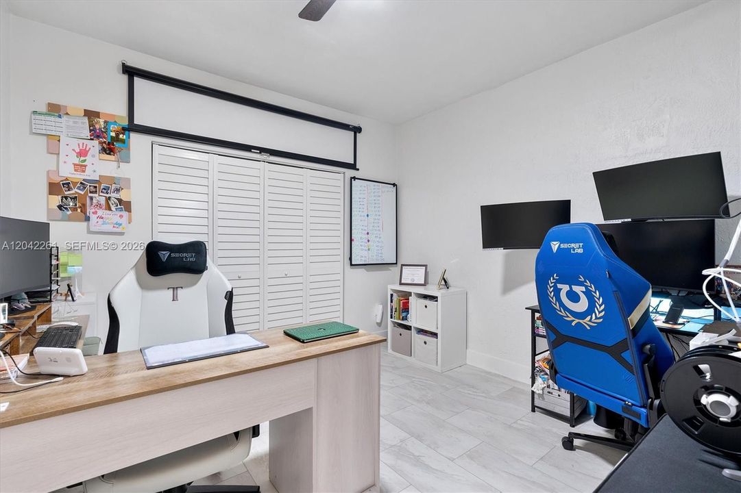 En Venta: $640,000 (3 camas, 2 baños, 1400 Pies cuadrados)