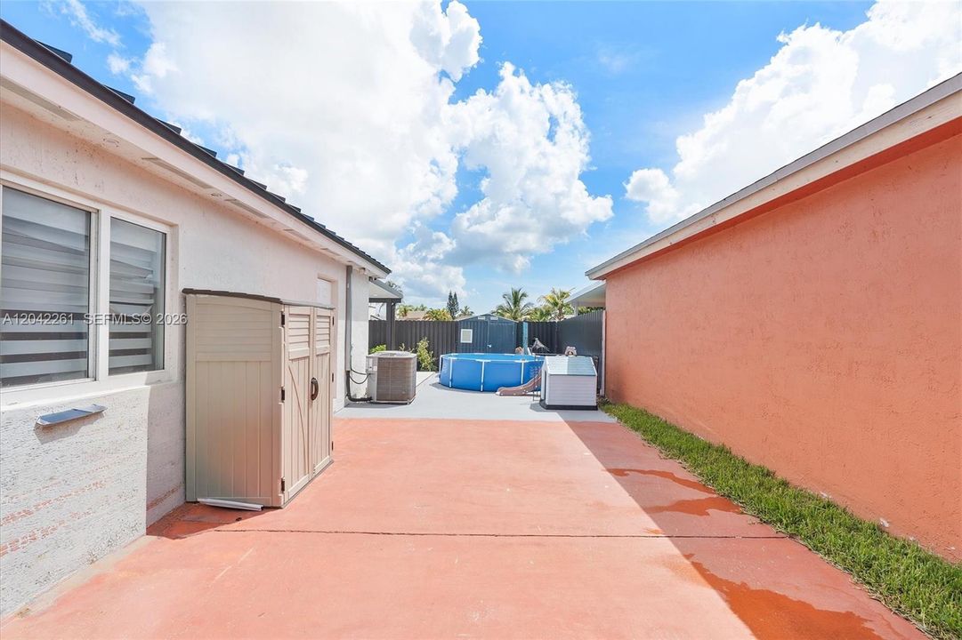 En Venta: $640,000 (3 camas, 2 baños, 1400 Pies cuadrados)