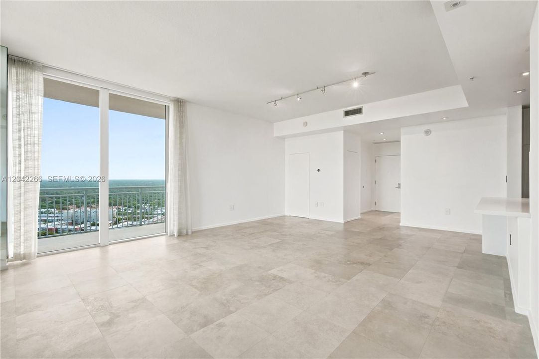 В аренду: $4,000 (2 спален, 2 ванн, 1384 Квадратных фут)