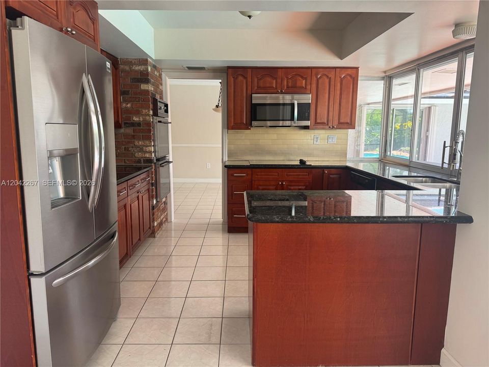 В аренду: $5,600 (4 спален, 2 ванн, 2218 Квадратных фут)
