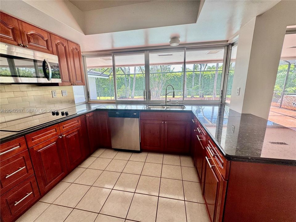 В аренду: $5,600 (4 спален, 2 ванн, 2218 Квадратных фут)