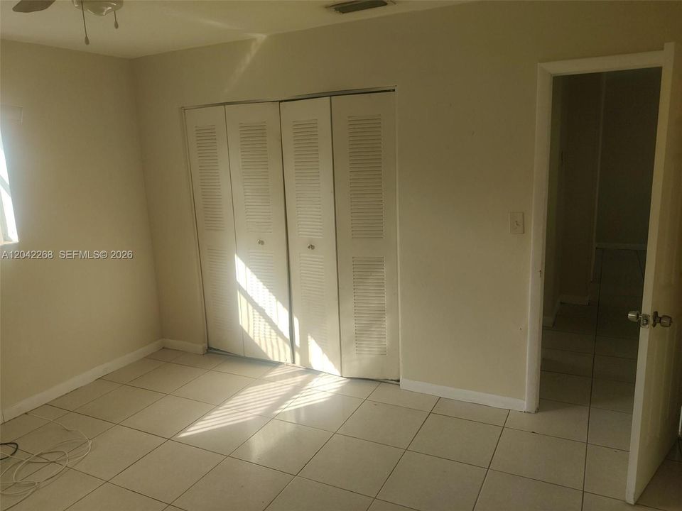 В аренду: $1,850 (2 спален, 1 ванн, 2100 Квадратных фут)
