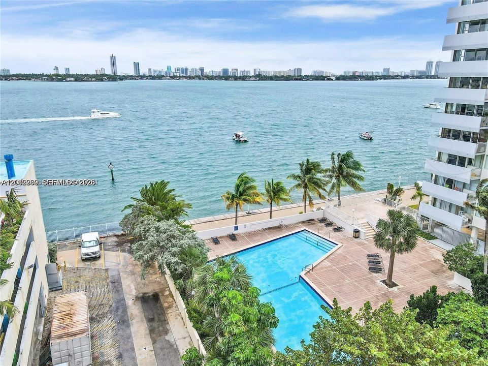 На продажу: $430,000 (3 спален, 2 ванн, 1302 Квадратных фут)